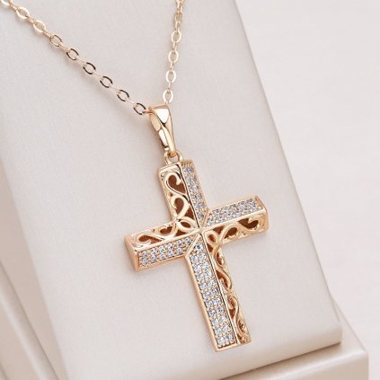 Masivní náhrdelník s křížem