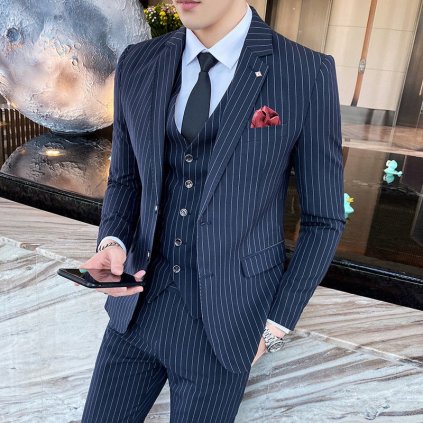 Luxusní pánský oblek pruhovaný, sako, vesta a kalhoty