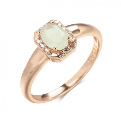 Elegantní prsten s kamenem