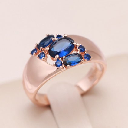 Pozlacený prsten s modrými kameny