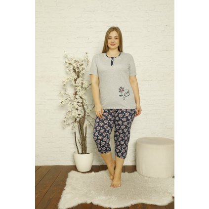 Bavlněné pyžamo velikosti plus s květinovým potiskem