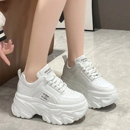 Chunky sneakers s tkaničkami