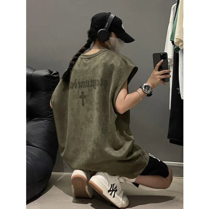 Oversize vesta ve sportovním stylu