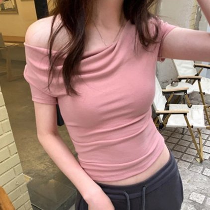Elegantní dámská halenka s lodičkovým výstřihem