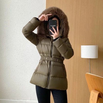 Luxusní péřová bunda – pásek, kapuce, kožešinový límec
