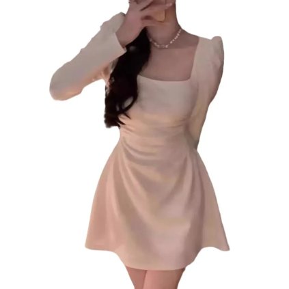 elegantní šaty s hranatým výstřihem – s přiléhavým pasem