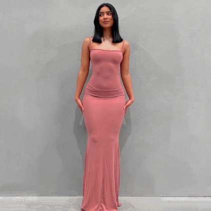 Dlouhé přiléhavé šaty bez rukávů – sexy a elegantní vzhled (Barva Černá, Velikost XS)