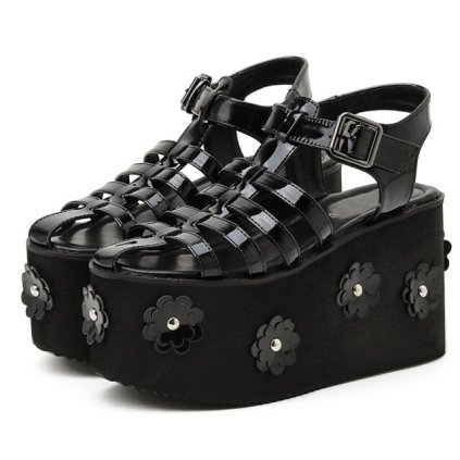Gothic sandály páskové na podrážce s 3D květinami - 37