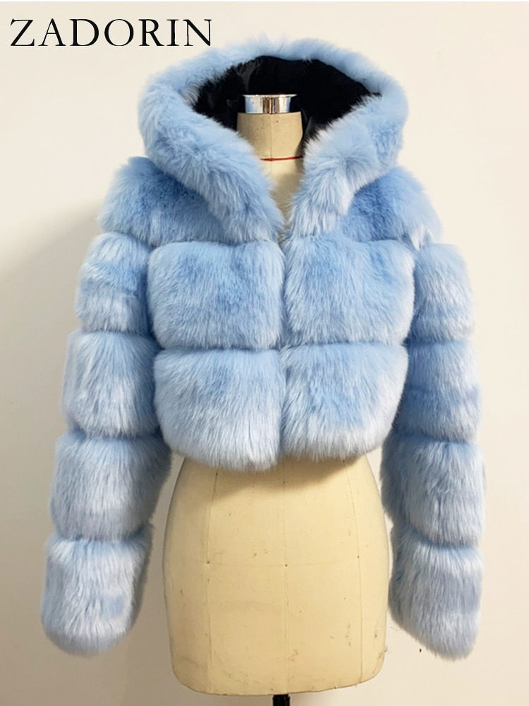 Levně A.Zado.Rin Crop kožich s kapucí krátká kožešinová bunda Barva: Světle Modrá