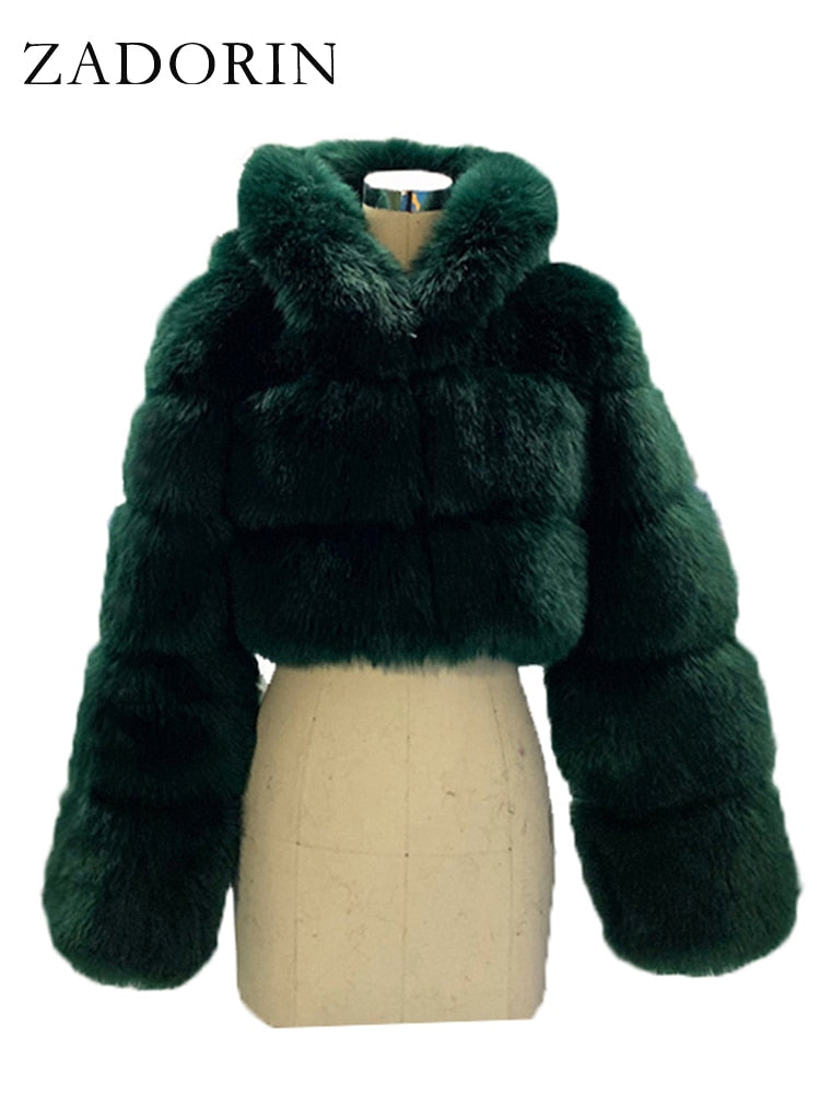 Levně A.Zado.Rin Crop kožich s kapucí krátká kožešinová bunda Barva: Tmavě Zelená
