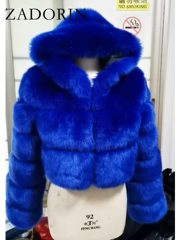 Levně A.Zado.Rin Crop kožich s kapucí krátká kožešinová bunda Barva: Modrá