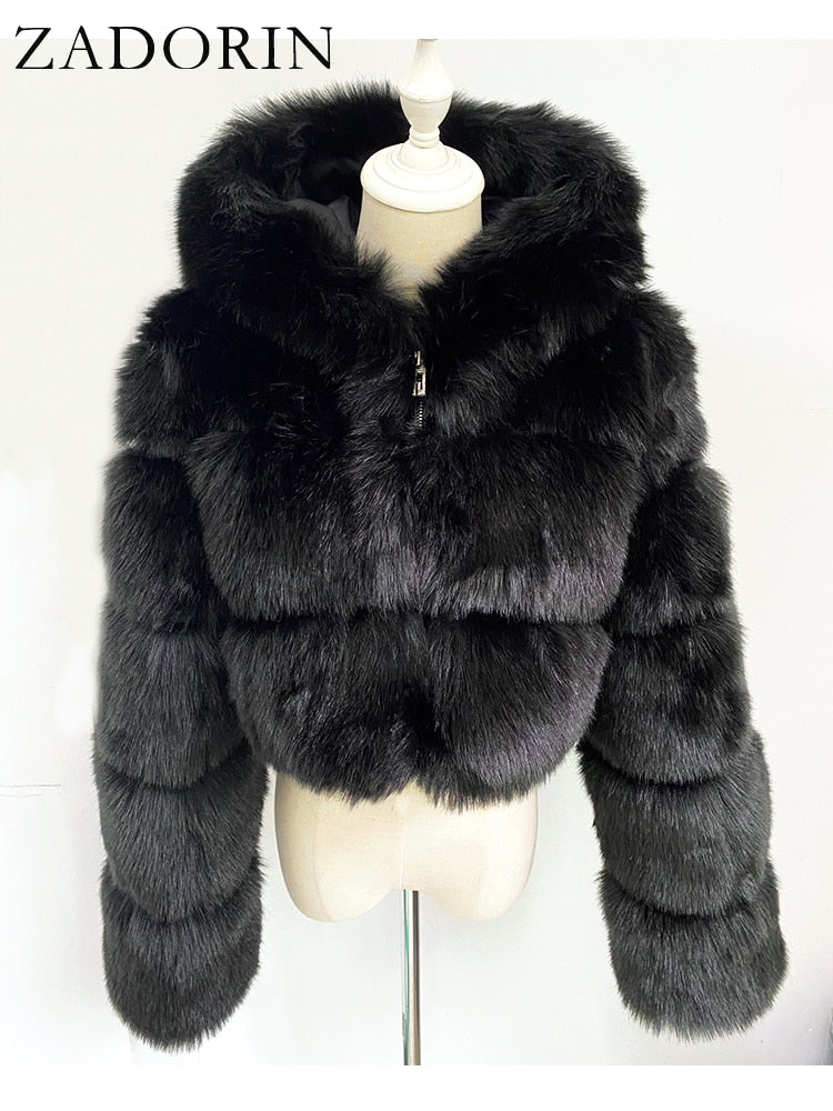 Levně A.Zado.Rin Crop kožich s kapucí krátká kožešinová bunda Barva: Černá