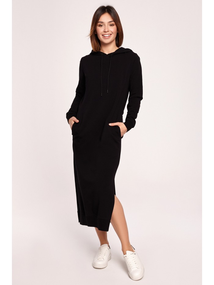 Levně BeWear Midi bavlněné šaty s kapucí BE B197 Barva: Černá