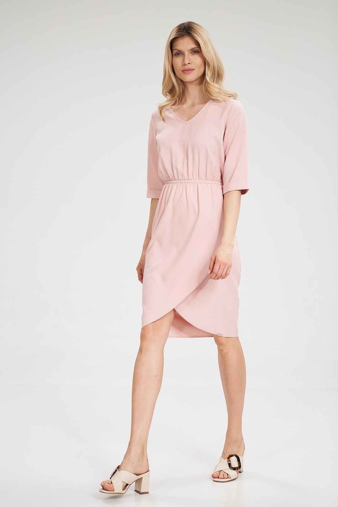 Levně Asymetrické šaty délky midi M702 FIGL Barva: Růžová