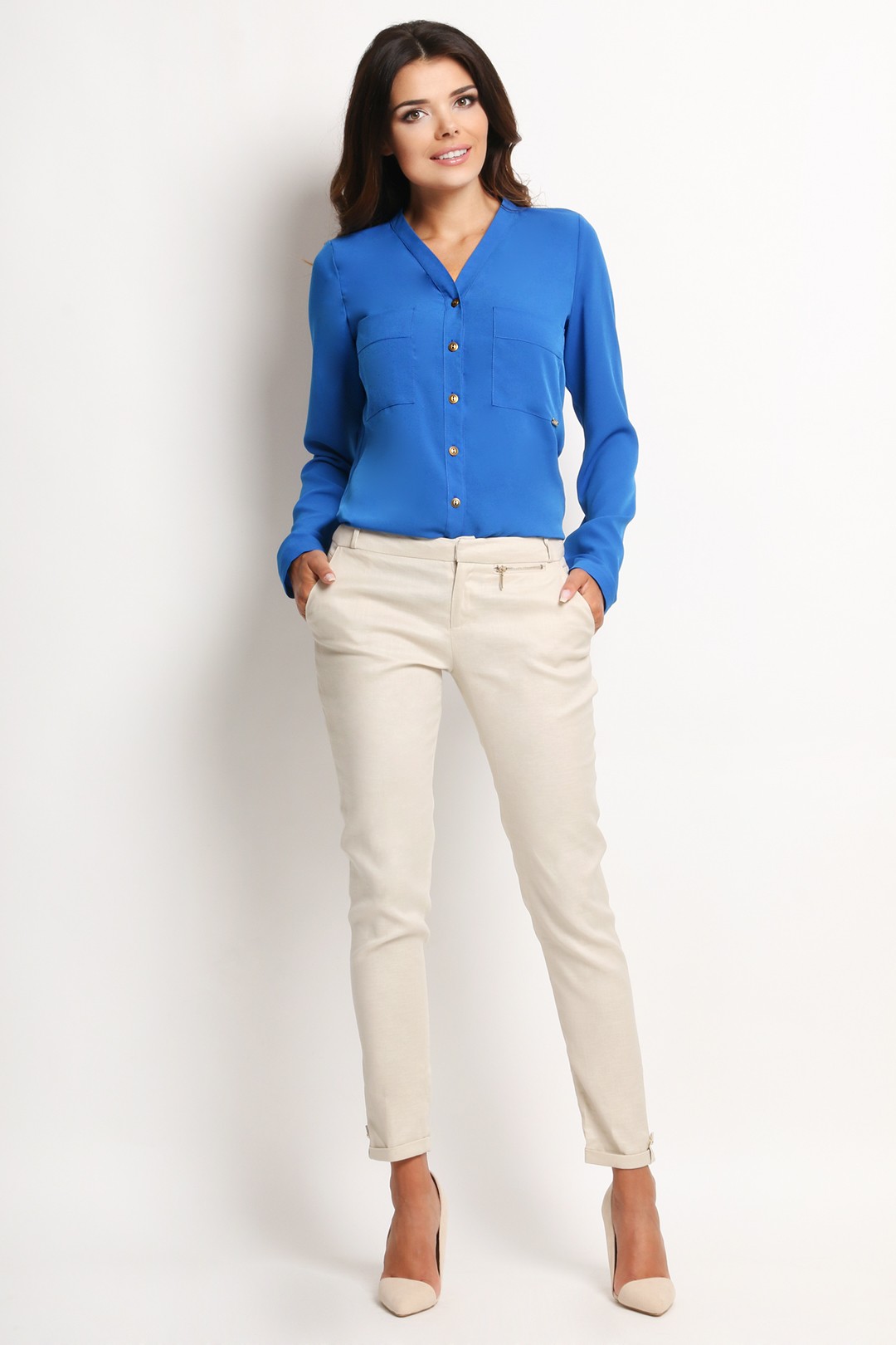 Levně Awama Elegantní košile s dlouhým rukávem a výstřihem do V A126 Barva: Modrá