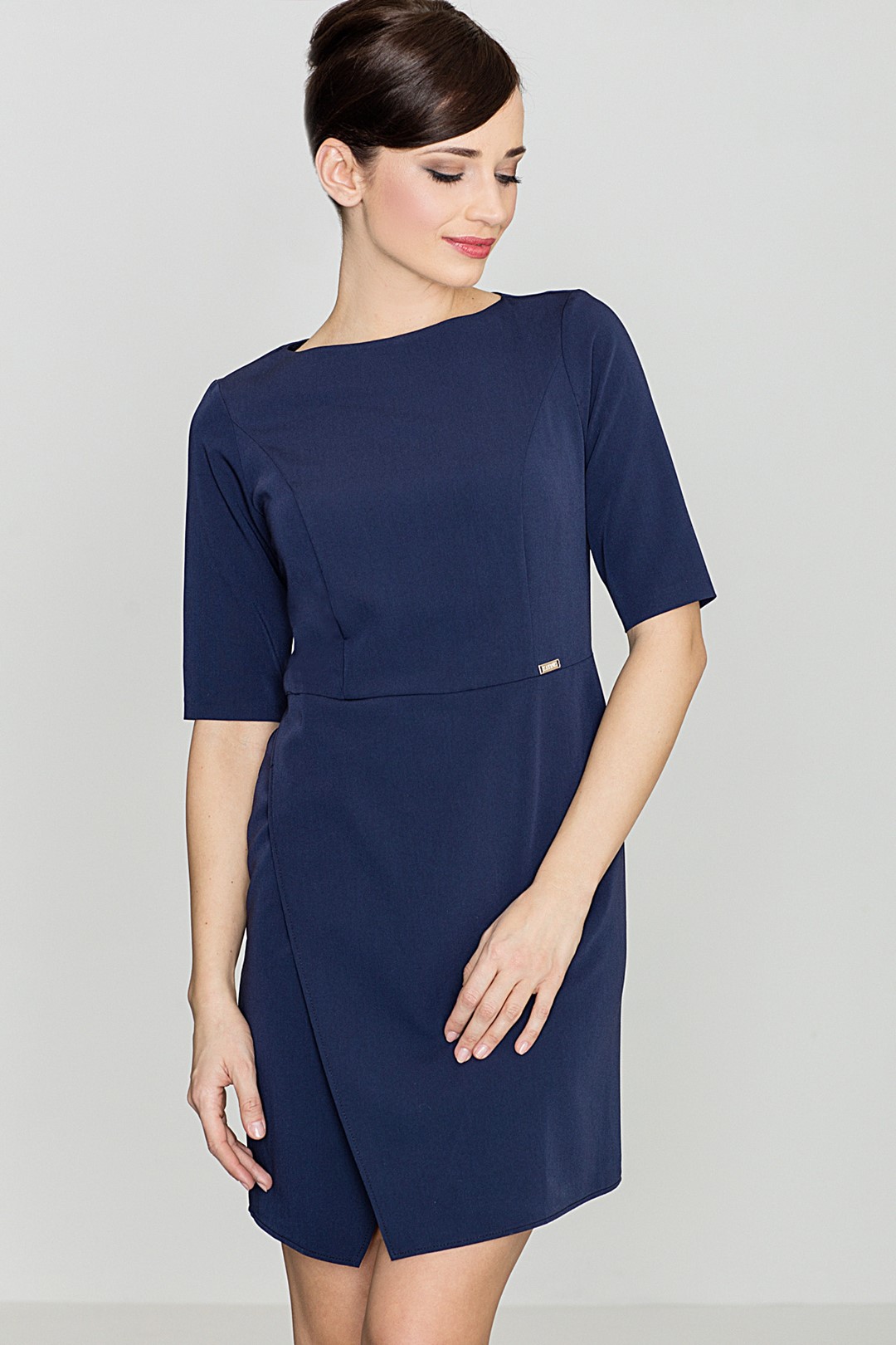 Levně Elegantní asymetrické šaty K200 LENITIF Barva: Tmavě Modrá