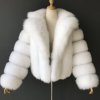Dámská kožich typu kabátek se širokým límcem