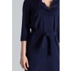 Volné šaty s páskem a volánem ve výstřihu M644 (Barva Tmavě modrá, Velikost S)
