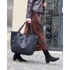 Velká kožená nákupní taška shopper s kapsou (Barva Černá)