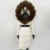 Dlouhá péřová bunda s kapucí a kožešinovým límcem (Barva (varianta) White white, Velikost XL)