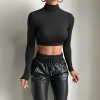 Dámské tričko s dlouhým rukávem – slim střih, crop top (Barva Kávová, Velikost M)