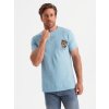 Pánské bavlněné tričko s potiskem na hrudi - V2 OM-TSPT-0167 (Velikost M, Barva Světle modrá)