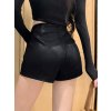 Dámské koženkové kraťasy – vysoký pas a přiléhavý střih (Barva Černá, Velikost S)