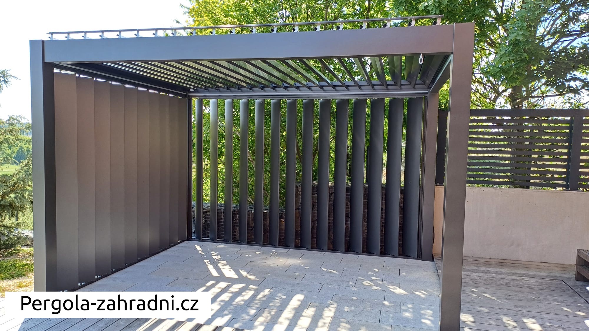 Pergola na zahradě bez stavebního povolení 2026?