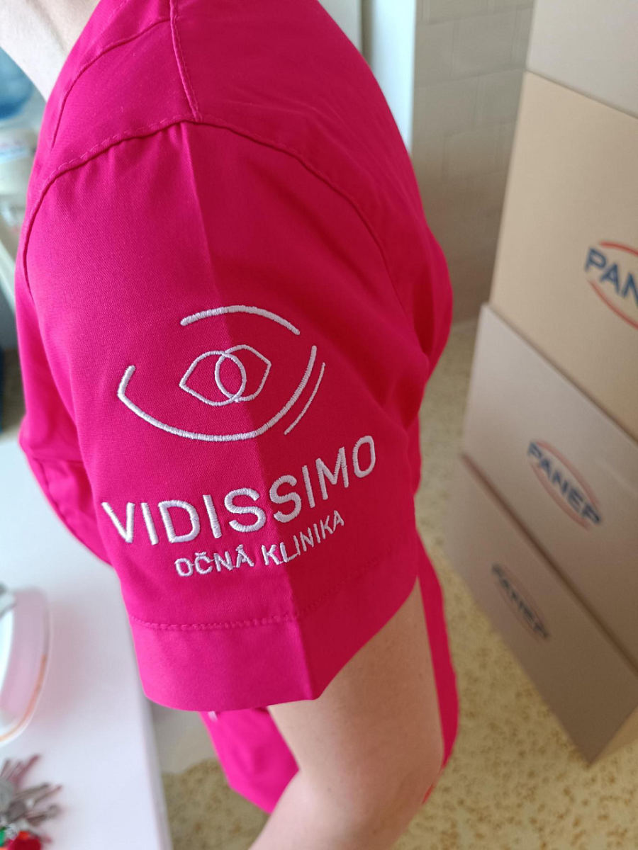 Vyšité logo na oblečení Perlička, ukázka 6