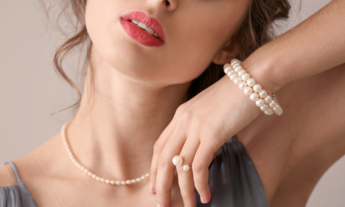 Moderní design perlových šperků - elegance a jednoduchost vedou