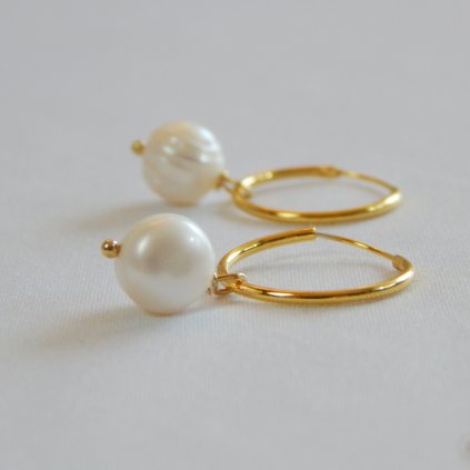 Zlacené perlové náušnice kruhy s bílými perlami KF15202, Perlomanie