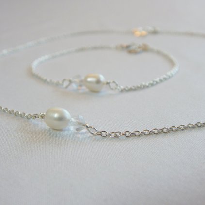 Stříbrný perlový náhrdelník s bílou perlou a broušeným křišťálem CRYSTAL CK77001, Perlomanie