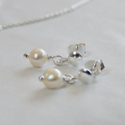 Stříbrné perlové náušnice pecky s bílými perlami Minimalist ML75001, Perlomanie
