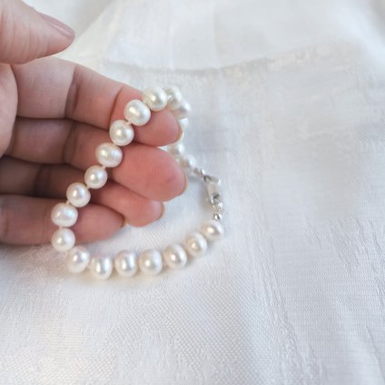 Náramek bílé perly sladkovodní, stříbrné zapínání, 3721, Perlomanie