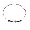 Náramek na šňůrce křížek a bílá perla s onyxem a turmalínem, červená šňůrka S14003