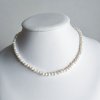 Perlový náhrdelník choker malé bílé perly, ruční výroba šperků, Perlomanie