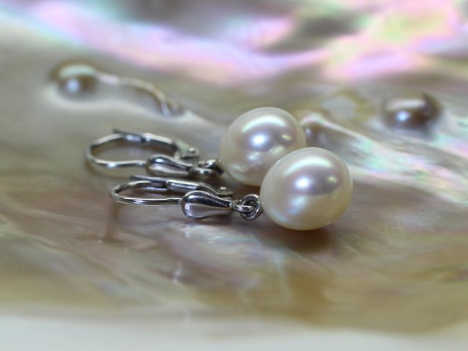 zlaté náušnice se sladkovodními perlami kapkami 7,5-8 mm na patent
