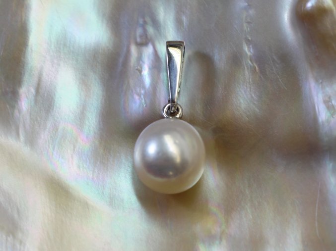 zlatý přívěsek s mořskou perlou 9-9,5 mm