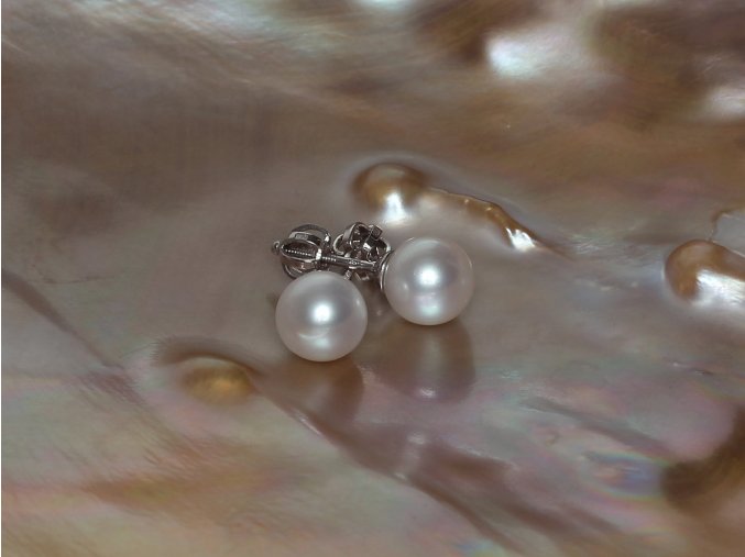 zlaté náušnice se sladkovodními perlami kulatými 7,5-8 mm na šroubek či puzetu