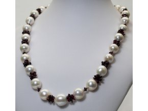 perlový náhrdelník s almandiny