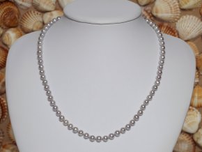 náhrdelník ze sladkovodních perel 5-5,5 mm se stříbrným uzávěrem
