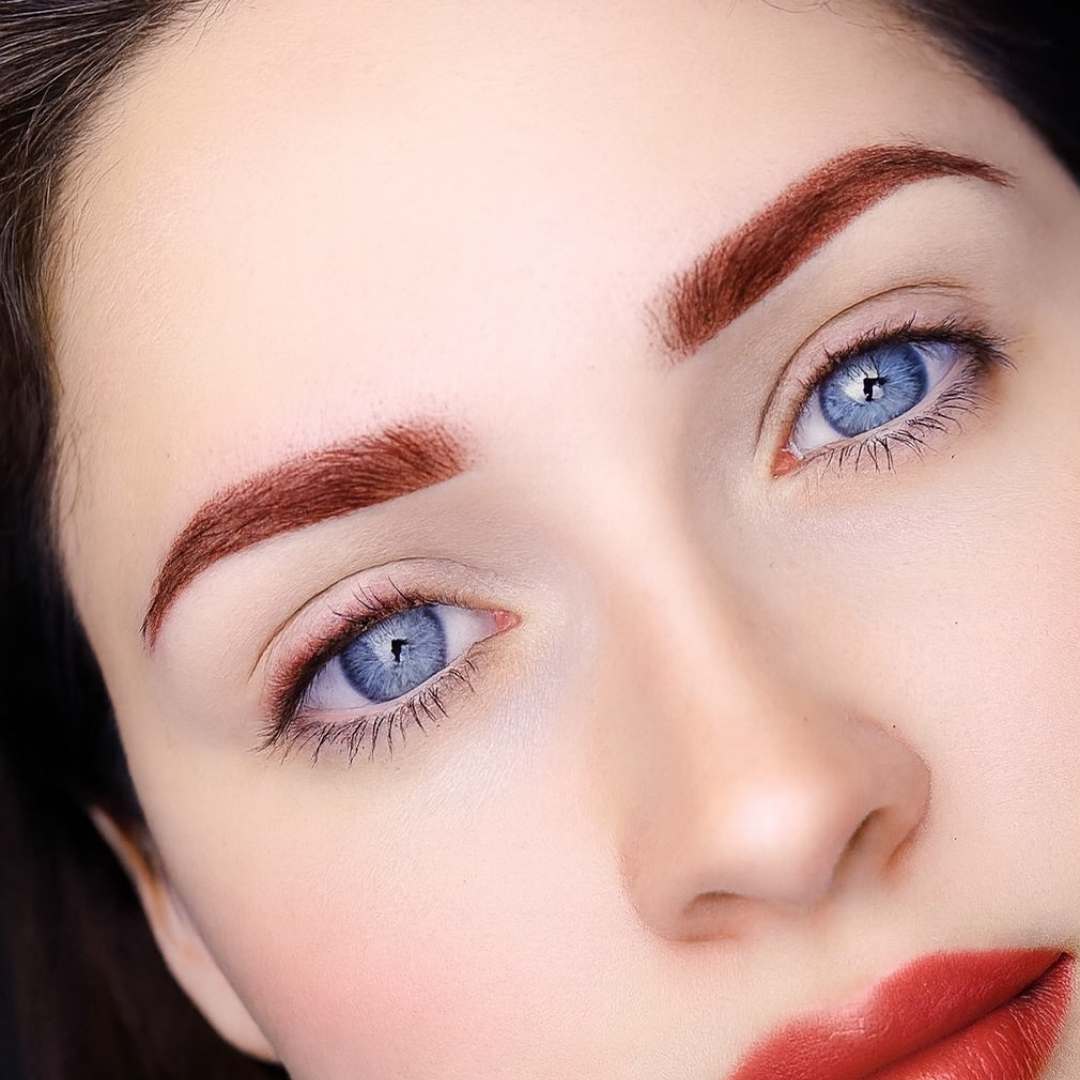 Permanentní makeup – Rychlá korekce červeného obočí: Návod krok za krokem