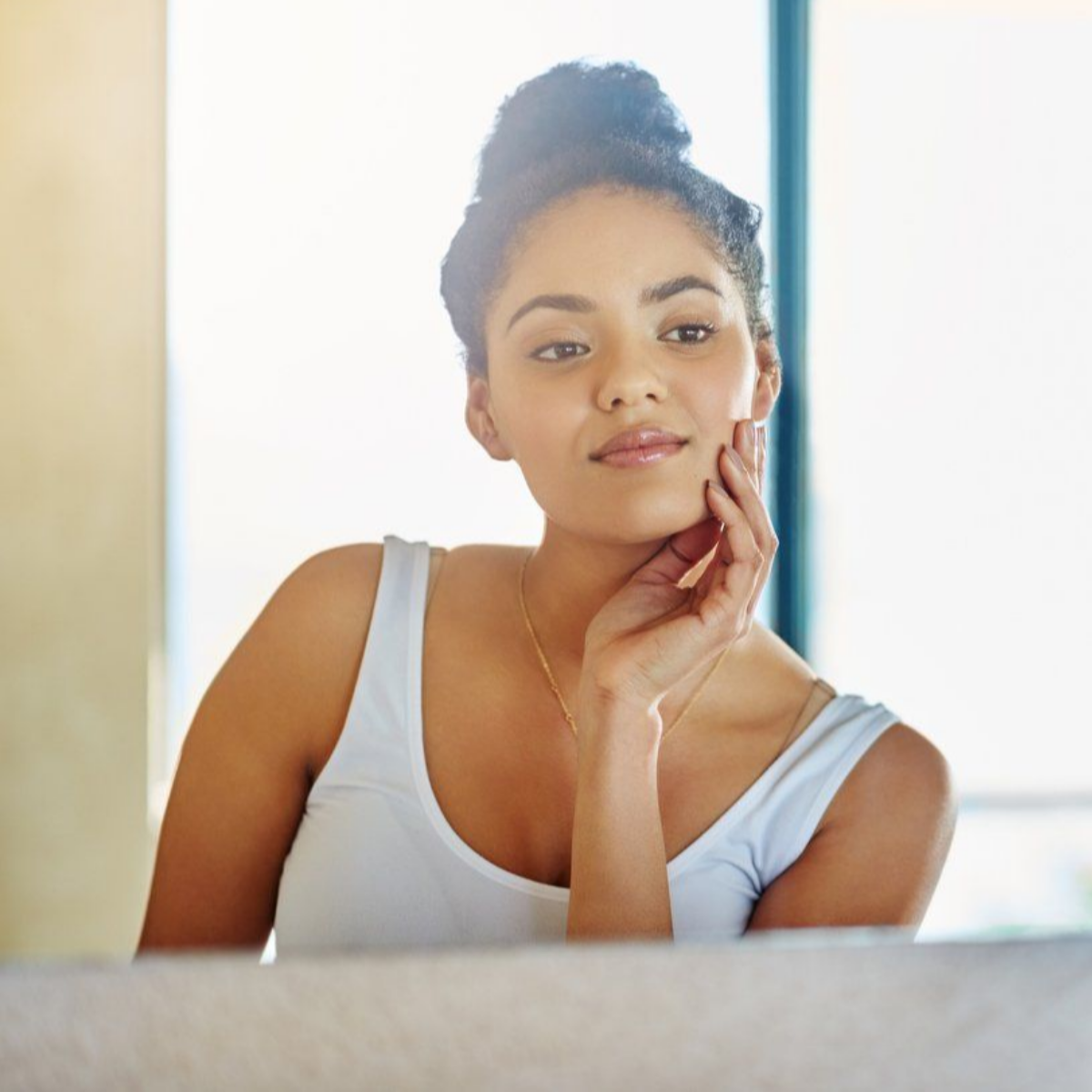 Co mají společného skvrny na ovoci a na pleti? Melasma, pigmentace, UV poškození a kožní bariéra