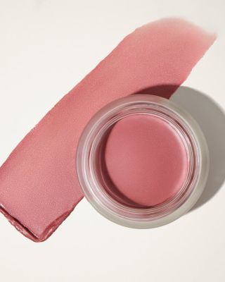 💘 Zamilujte se do své přirozené záře. Multifunkční balzám pro rozzáření rtů, tváří i víček ✨ Hydratace, jemný lesk a svěží...