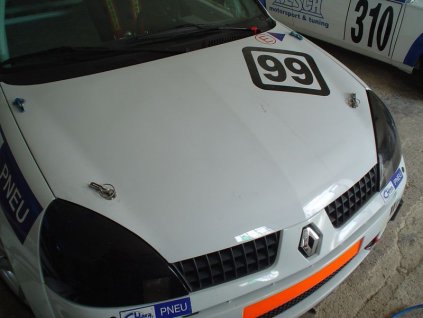 Přední kapota Renault Clio