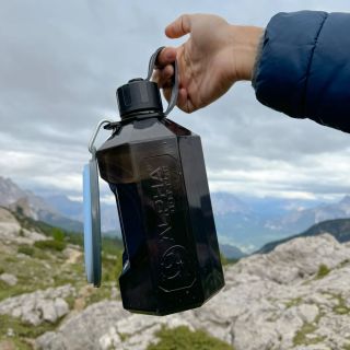 Chystáte se o víkendu na trek 🏔️ nebo jinou sportovní aktivitu 🏃‍♀️se svým psem 🐾? I když není parné léto, je potřeba mít...