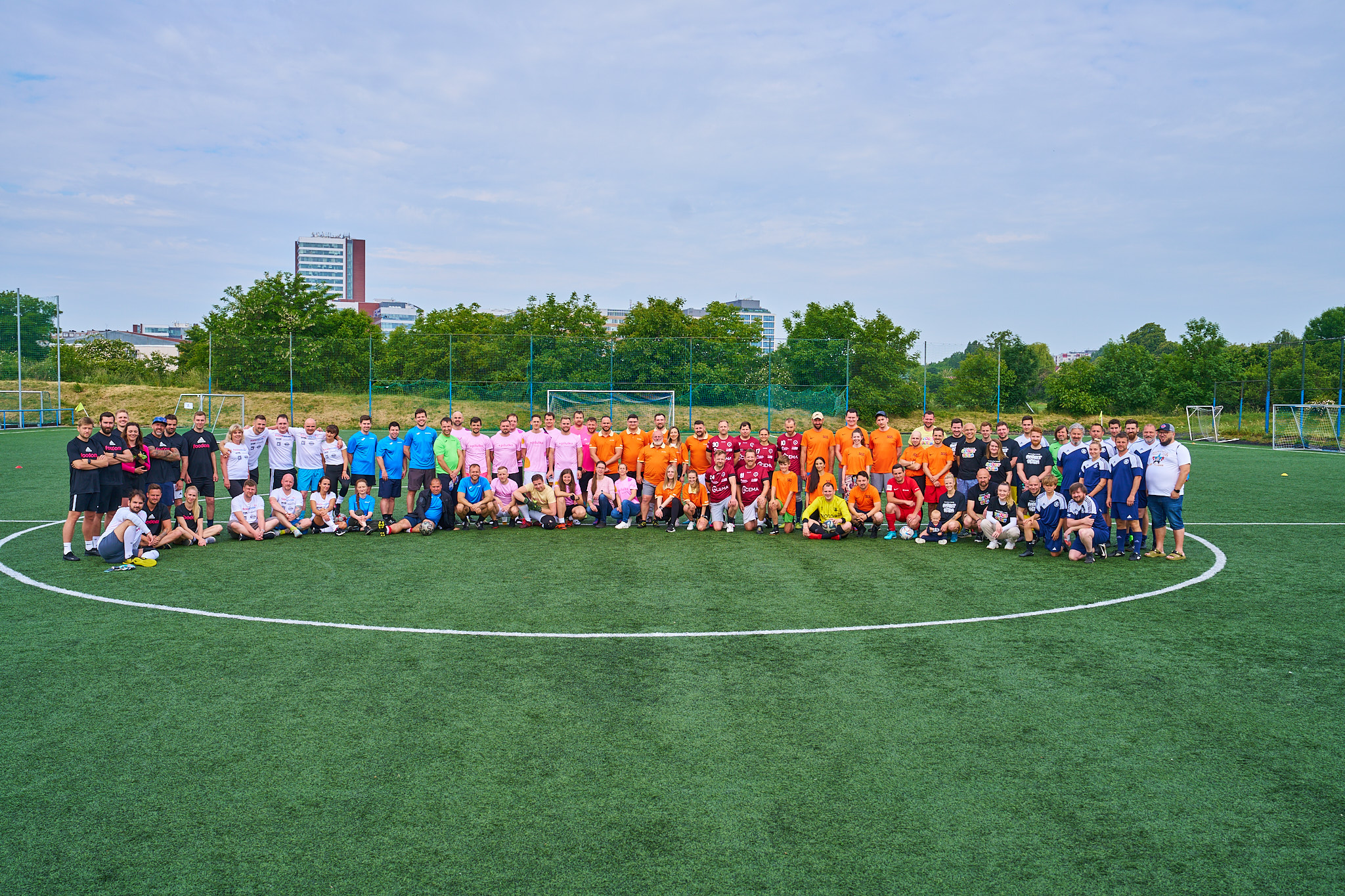 Fotbal Cup, soutěžní týmy