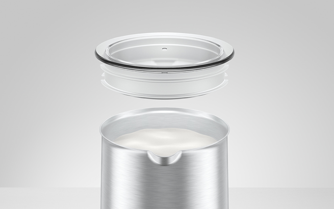 Jura E8 Black příprava mléčné pěny