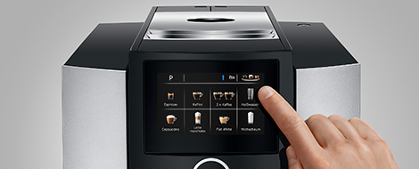 Přehledný displej kávovaru Jura S8 Moonlight Silver