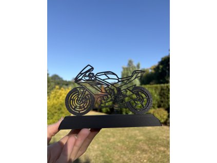 R6 model - silueta se stojánkem